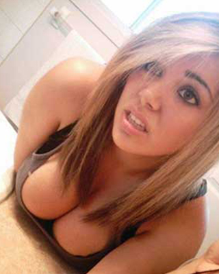 blonde salope au tel